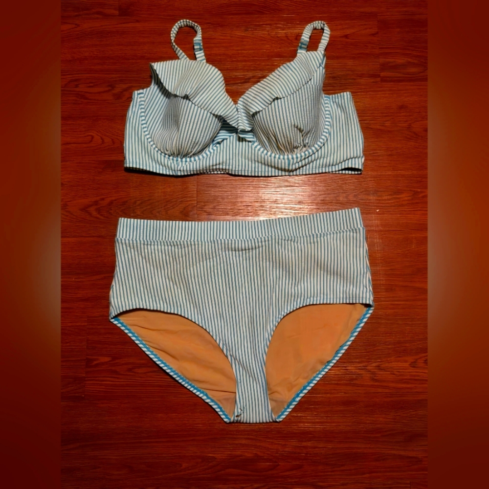 Lane Bryant bikini swim suit | size 20 & 42DD| blue and white seersucker